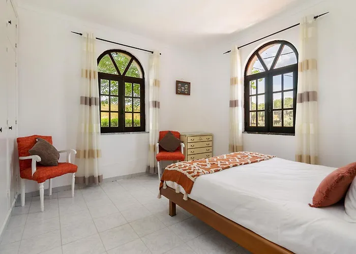 Semesterbostad Oasis - Pool & Garden Santa Marta (Faro)