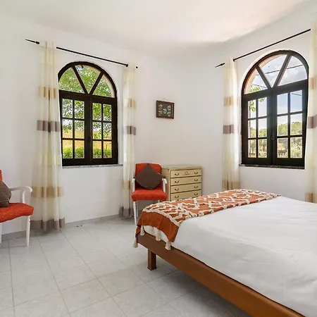 Dom wakacyjny Oasis - Pool & Garden Santa Marta (Faro)
